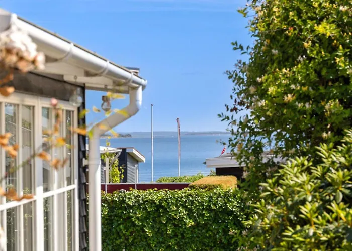 Lilie - 150m From The Sea By Interhome Nyaraló